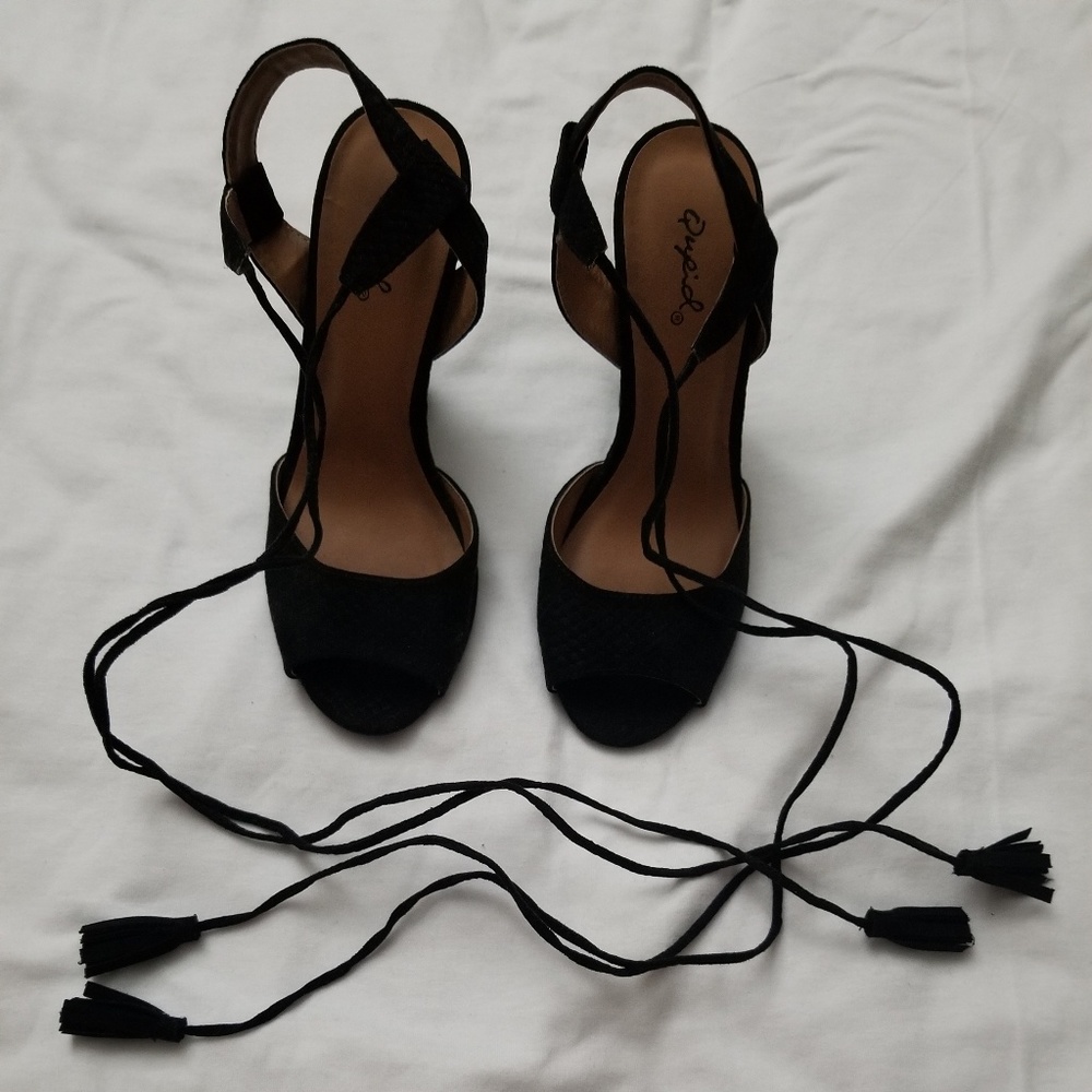 Tie around heels